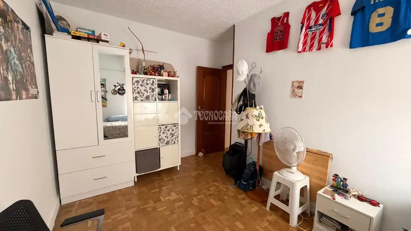 Bedroom of Flat for sale in Madrid