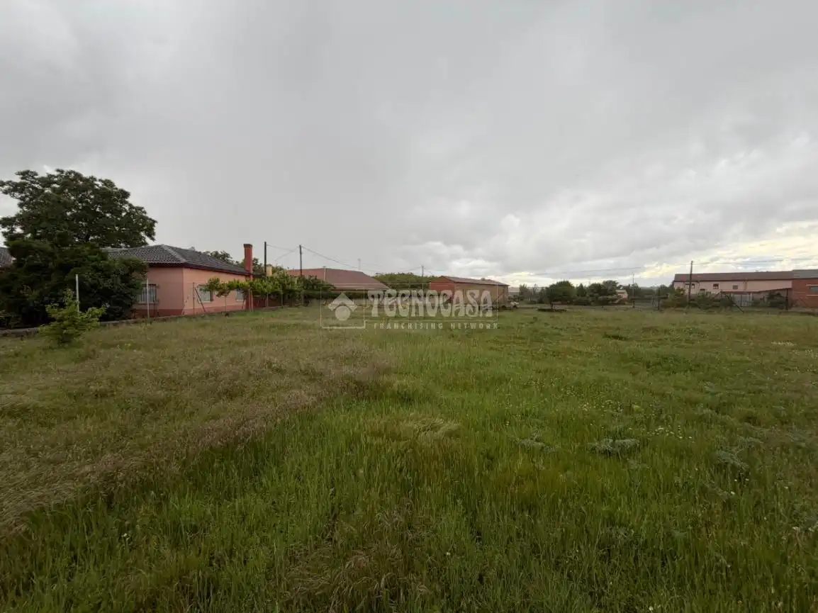 Land for sale in Villanueva de las Manzanas