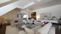 Sala d'estar de Àtic en venda en  Barcelona Capital amb Aire condicionat i Terrassa
