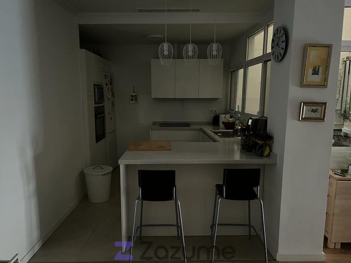 Cuina de Pis de lloguer en  Sevilla Capital amb Aire condicionat, Terrassa i Moblat