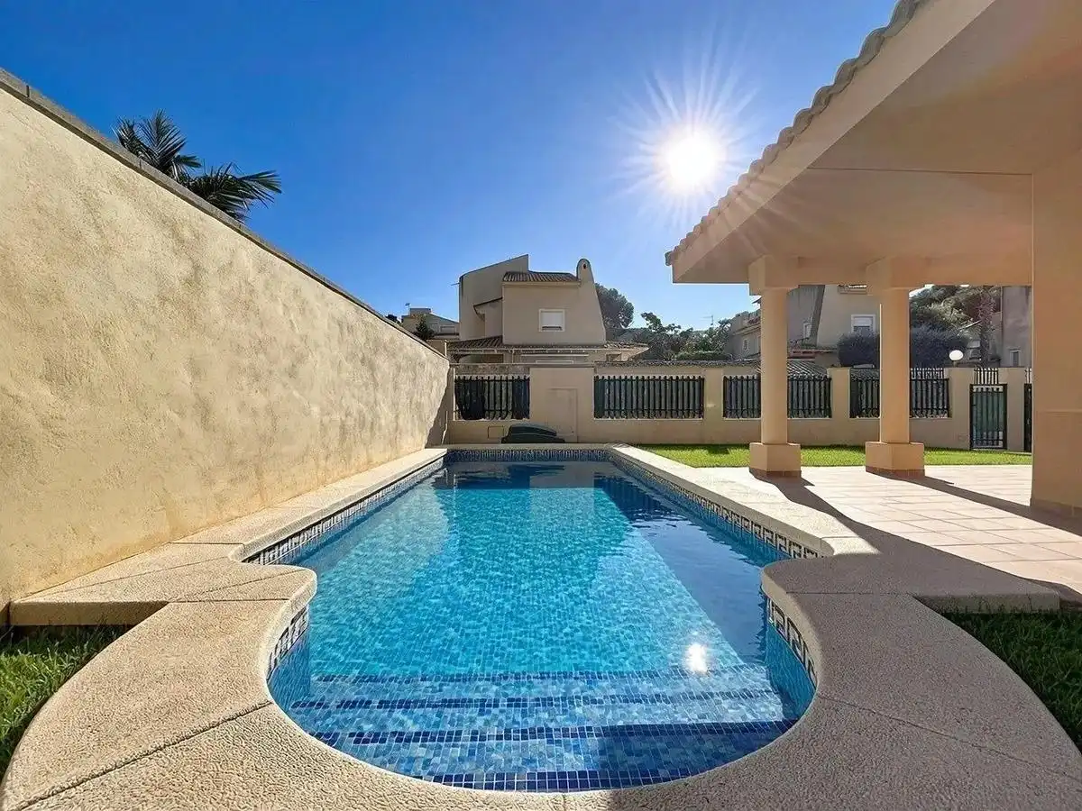 Piscina de Casa o chalet en venta en Benidorm con Calefacción, Jardín privado y Terraza