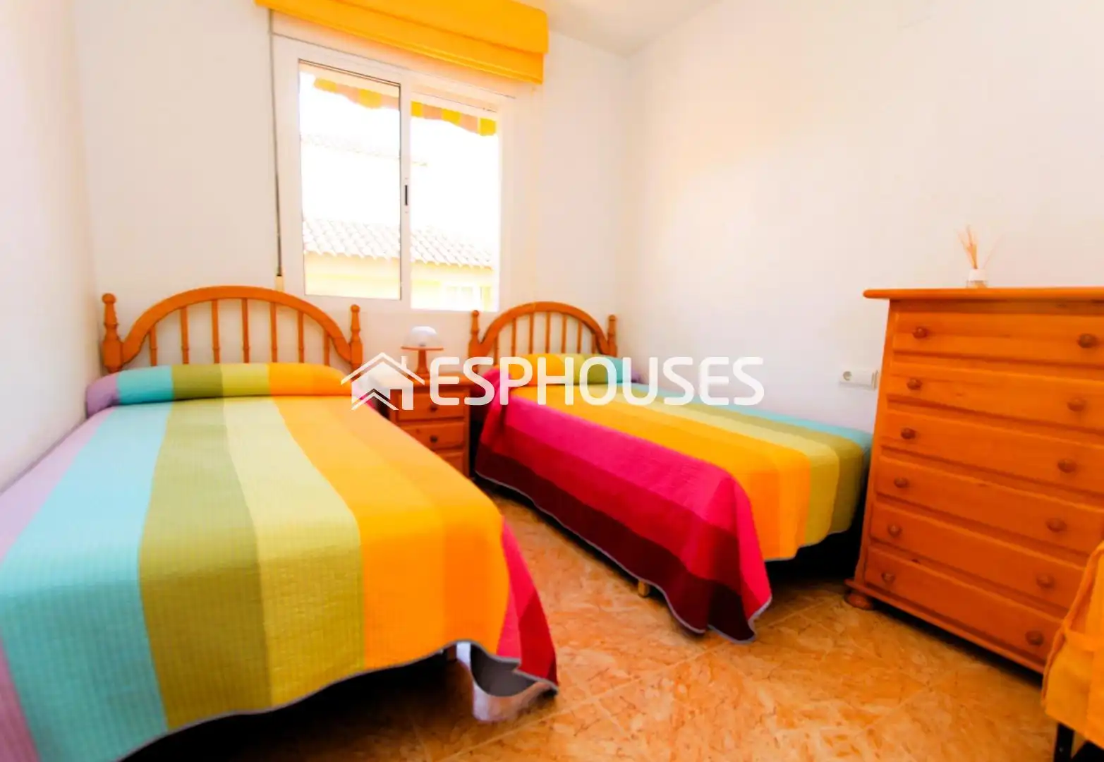 Habitación de Apartamento en venta en Guardamar del Segura con Terraza, Amueblado y Balcón