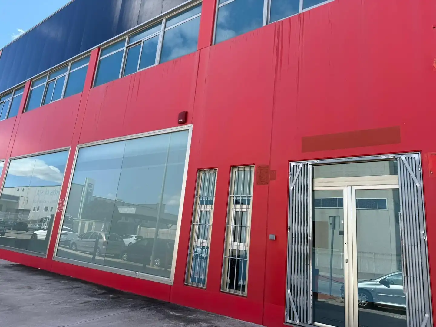 Außenansicht von Fabrikhallen zur Miete in Murcia
