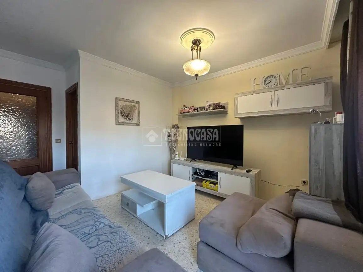 Sala d'estar de Casa adosada en venda en Mijas amb Aire condicionat i Terrassa