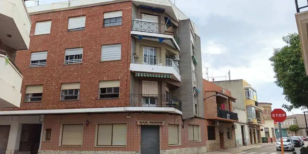 Vista exterior de Pis en venda en Polinyà de Xúquer