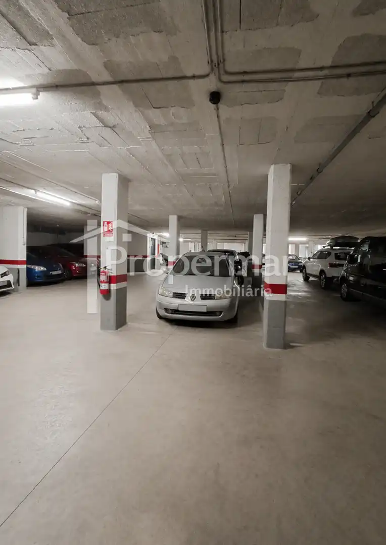 Parking de Piso en venta en Badalona con Aire acondicionado y Calefacción