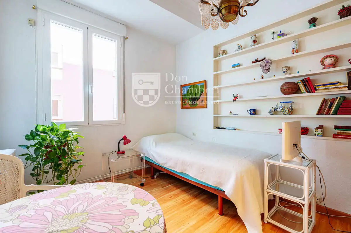 Schlafzimmer von Wohnung zum Verkauf in Madrid mit Klimaanlage, Heizung und Möbliert