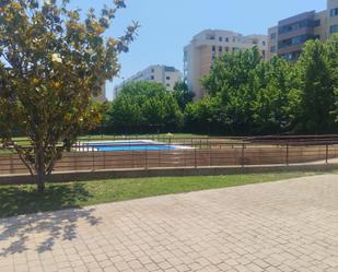 Swimming pool of Flat to rent in  Zaragoza Capital  with Air Conditioner, Heating and Private garden