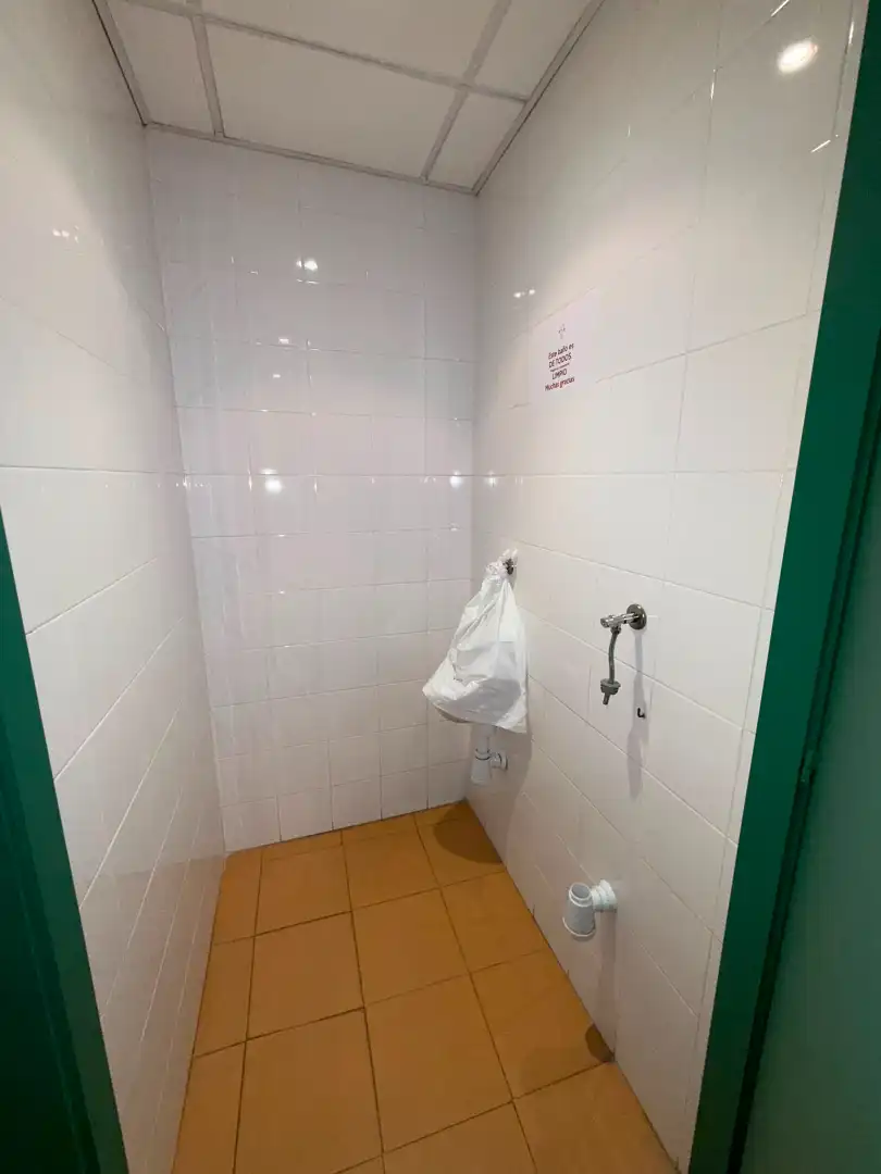 Bany de Local de lloguer en Valladolid amb Aire condicionat