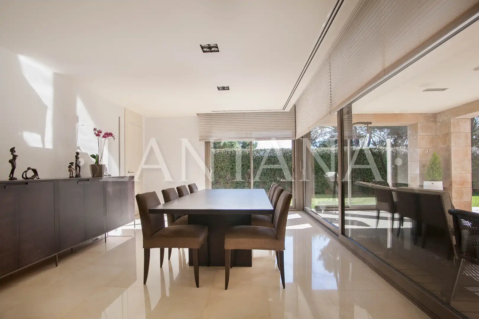 Comedor de Casa o chalet en venta en Barcelona con Aire acondicionado, Calefacción y Jardín privado