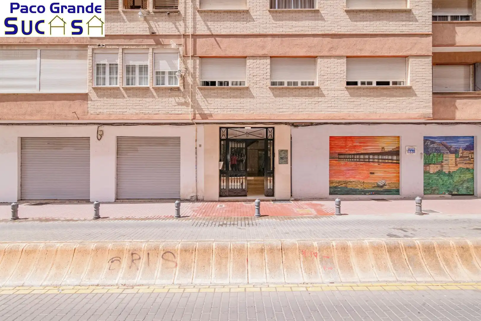 Vista exterior de Pis en venda en Granada amb Aire condicionat, Terrassa i Balcó