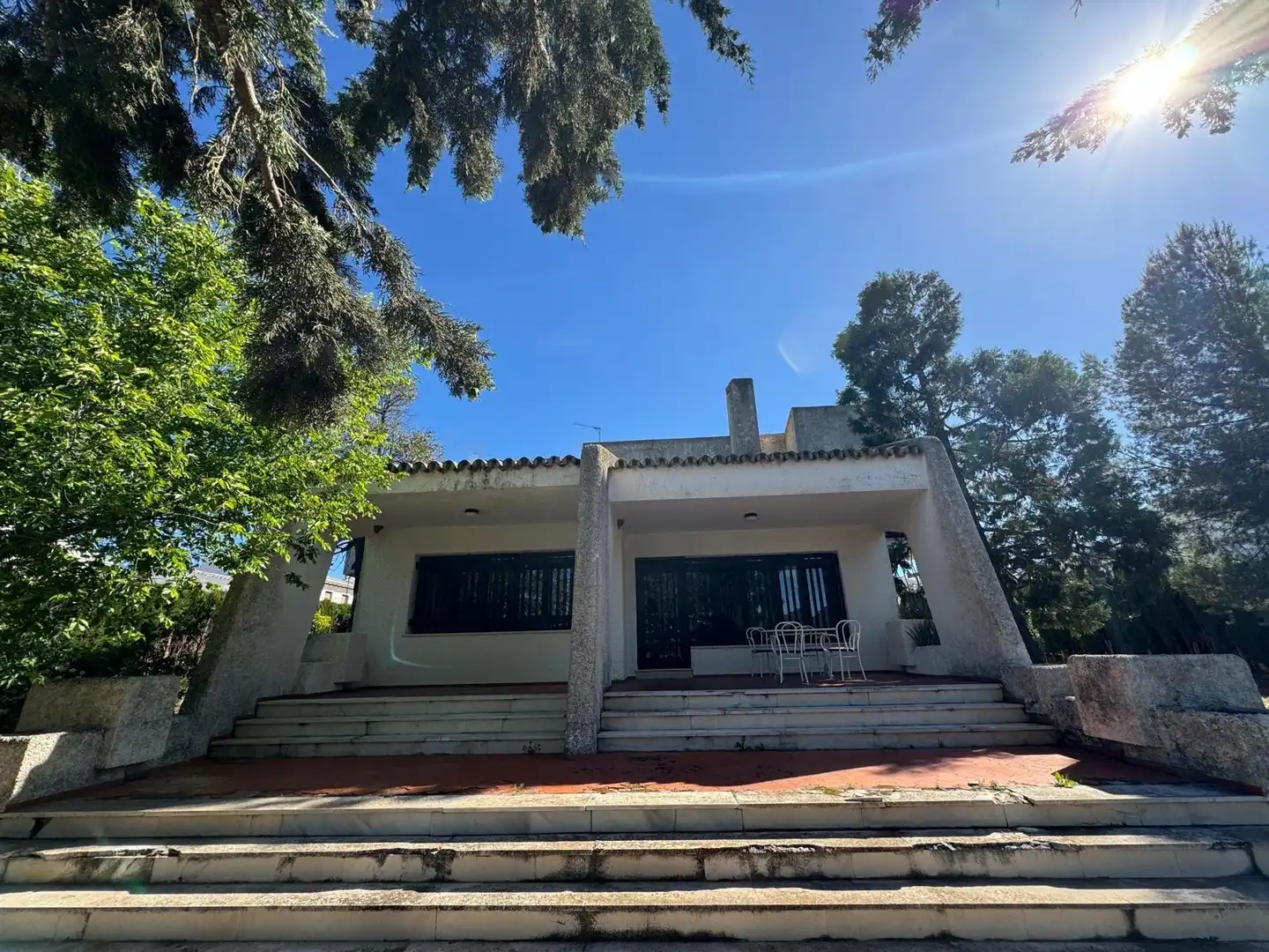 Vista exterior de Casa o xalet en venda en Villanueva del Rosario amb Aire condicionat, Jardí privat i Terrassa