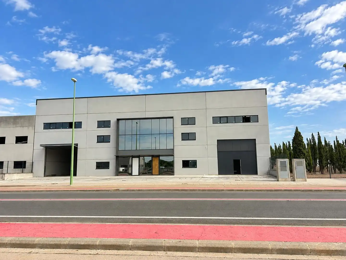 Vista exterior de Terreny industrial en venda en L'Eliana