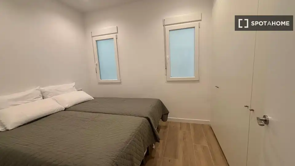 Habitación de Piso de alquiler en Madrid con Aire acondicionado, Calefacción y Amueblado
