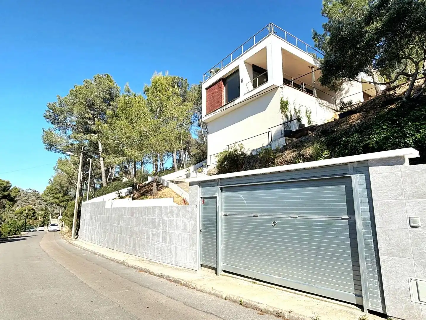Vista exterior de Casa o xalet en venda en Cubelles amb Calefacció, Jardí privat i Terrassa