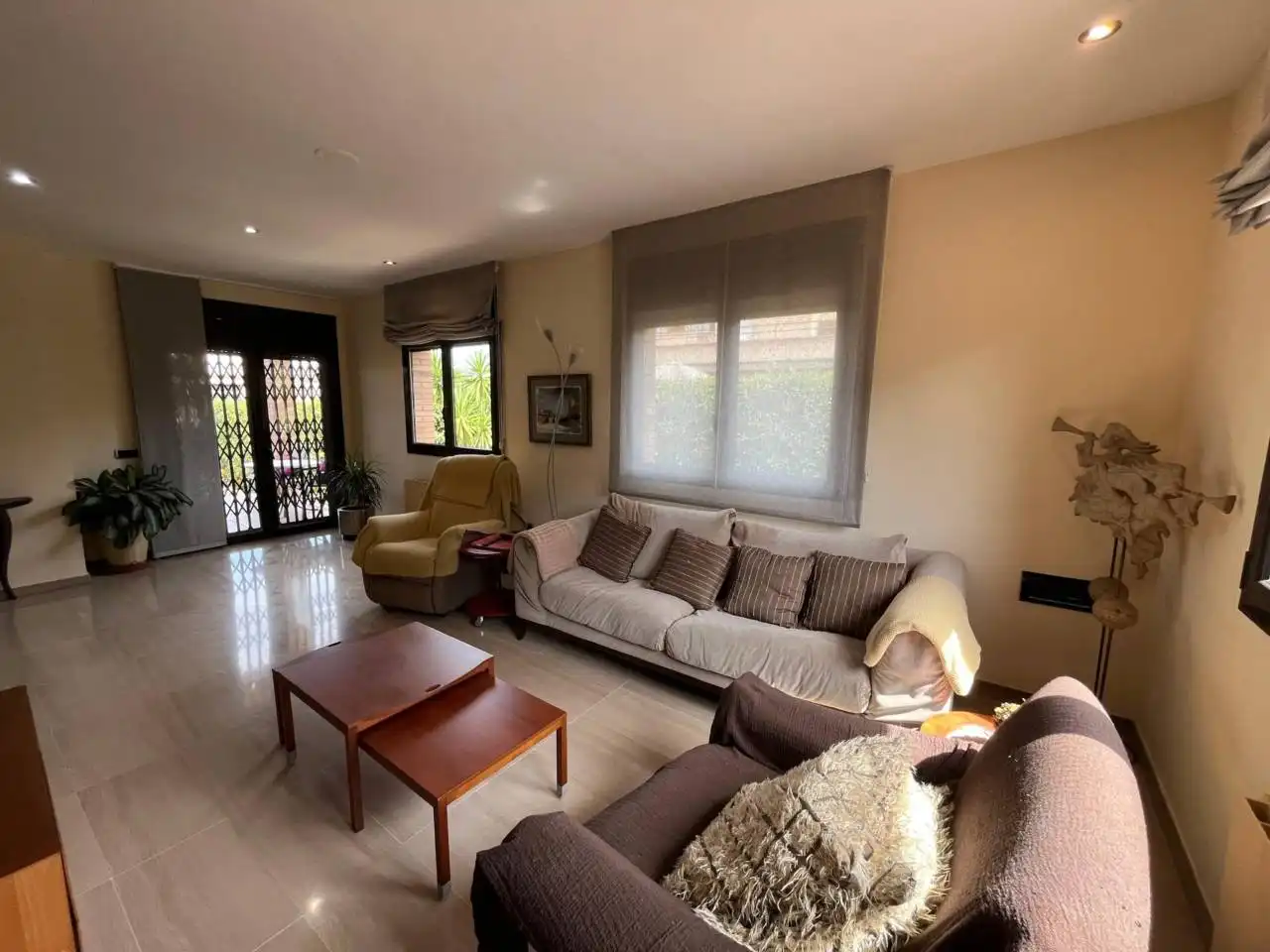 Living room of Houses for rent in Girona  with Air Conditioner, Heating and Terrace