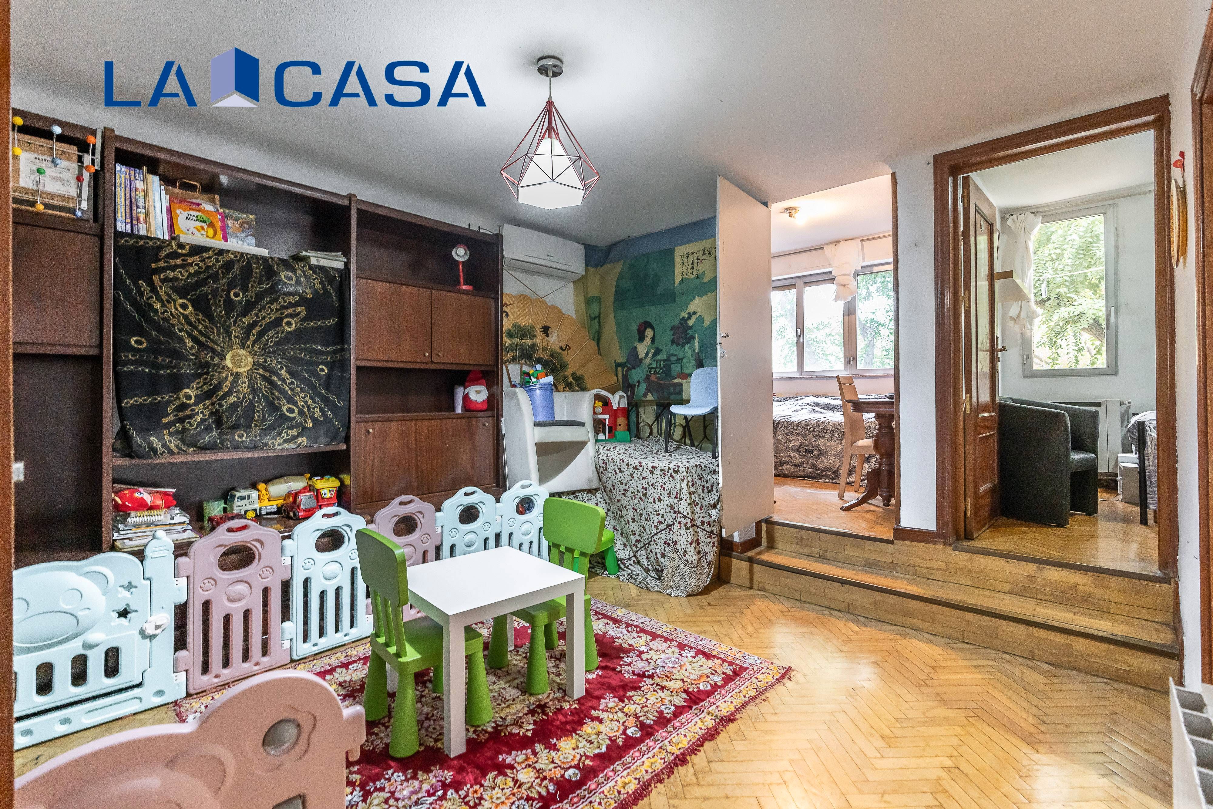 Flat for sale in  Madrid Capital  with Heating