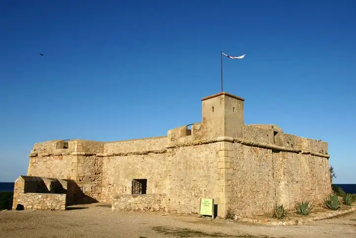 Vista exterior de Casa o xalet en venda en L'Ametlla de Mar  amb Aire condicionat, Jardí privat i Terrassa