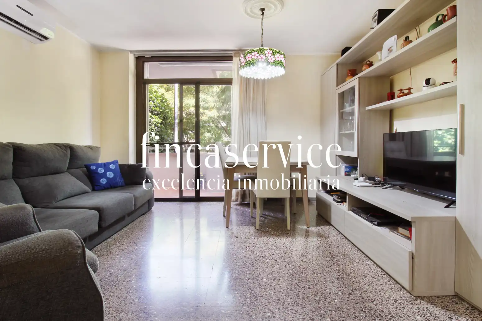 Vista exterior de Piso en venta en Sant Boi de Llobregat con Aire acondicionado, Calefacción y Amueblado