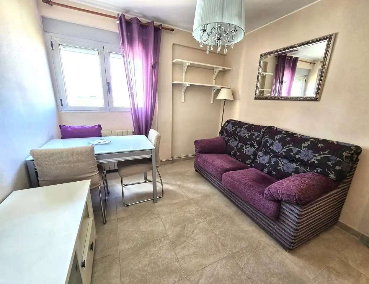 Sala de estar de Piso en venta en Zaragoza con Calefacción y Amueblado