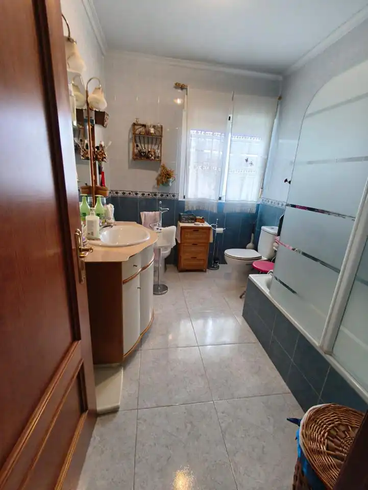 Bathroom of Houses for sale in Coria