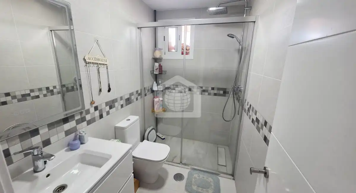Bany de Apartament en venda en Marbella amb Aire condicionat i Terrassa