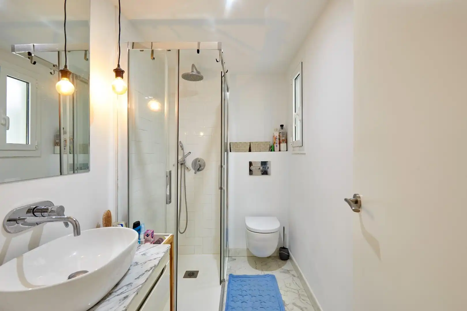 Bathroom of Flat for sale in Barcelona  with Air Conditioner, Heating and Parquet flooring