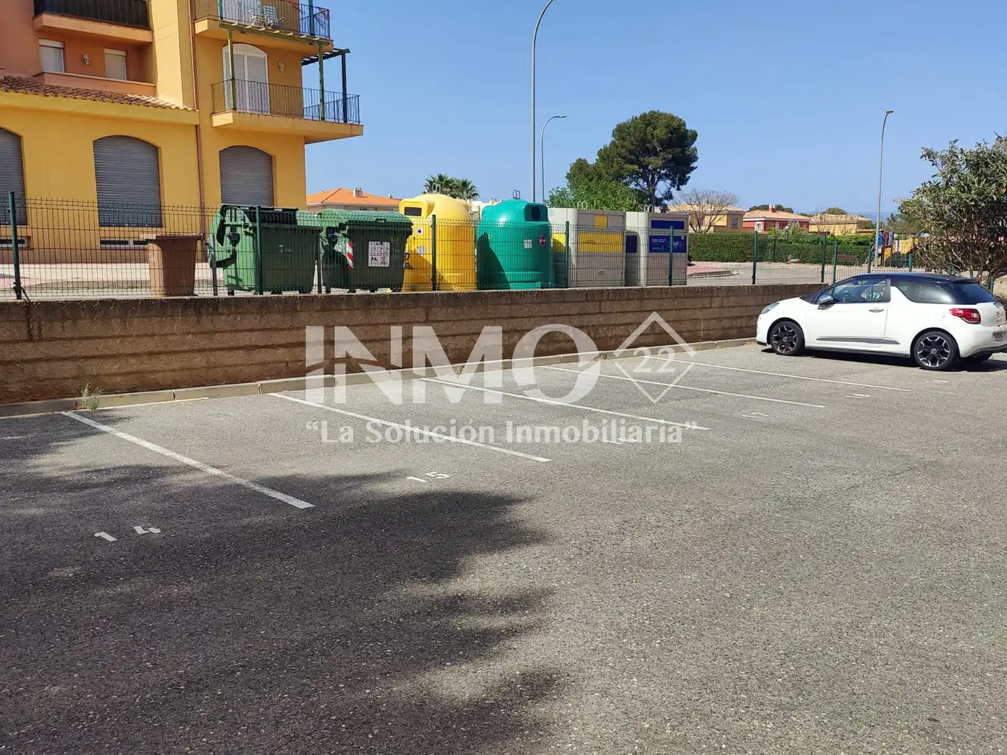 Aparcament de Estudi en venda en Mont-roig del Camp amb Moblat, Forn i Rentadora