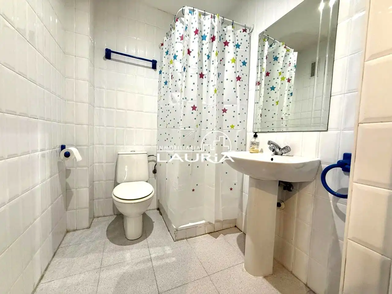 Bathroom of Flat for rent in Valencia  with Air Conditioner, Heating and Furnished
