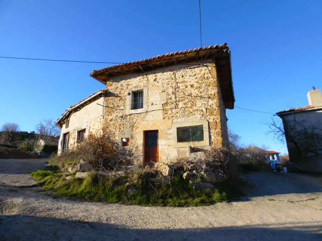 Vista exterior de Casa o chalet en venta en Medina de Pomar con Jardín privado