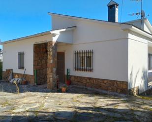 Exterior view of House or chalet for sale in Los Navalmorales  with Air Conditioner, Heating and Private garden