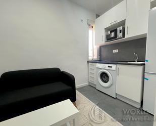 Living room of Flat to rent in  Madrid Capital  with Heating, Furnished and Washing machine