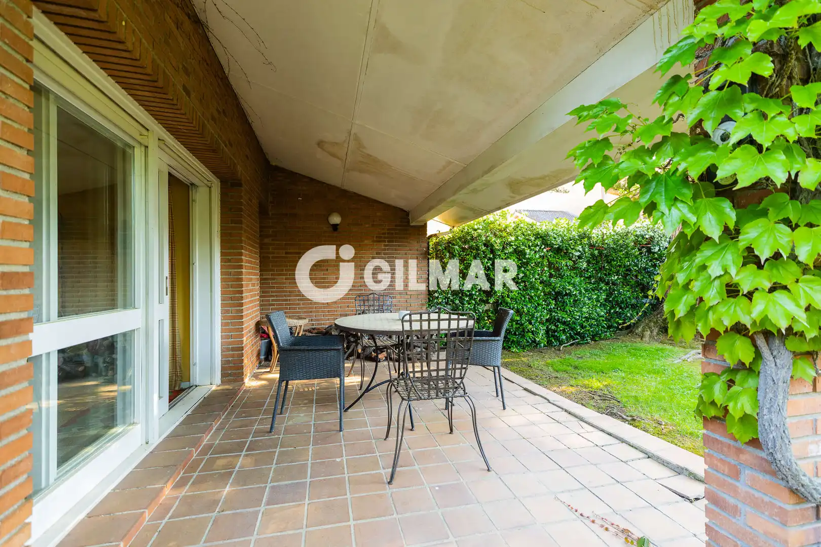 Terrassa de Casa adosada en venda en Becerril de la Sierra amb Calefacció, Jardí privat i Piscina