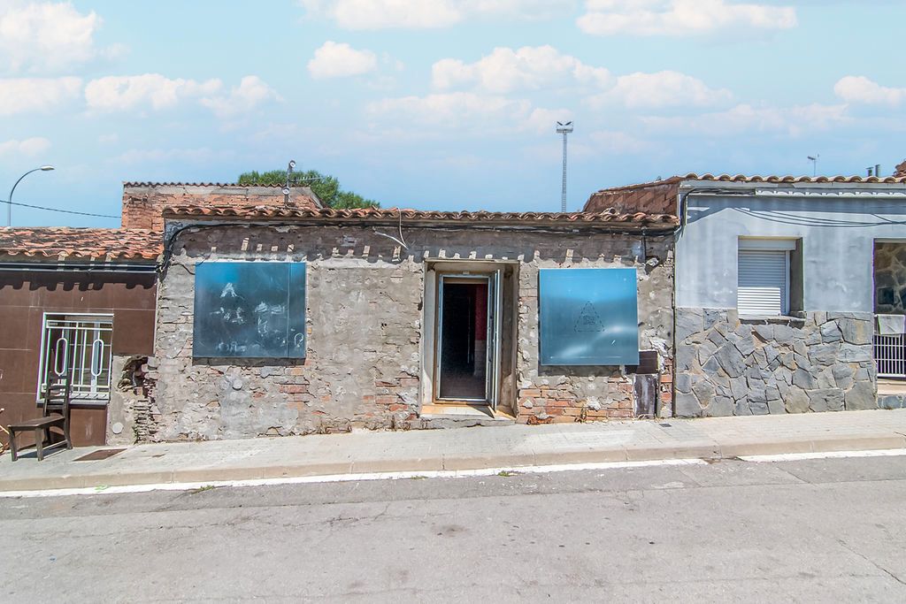 Casa adosada en venda a C/ Migdia , Òdena