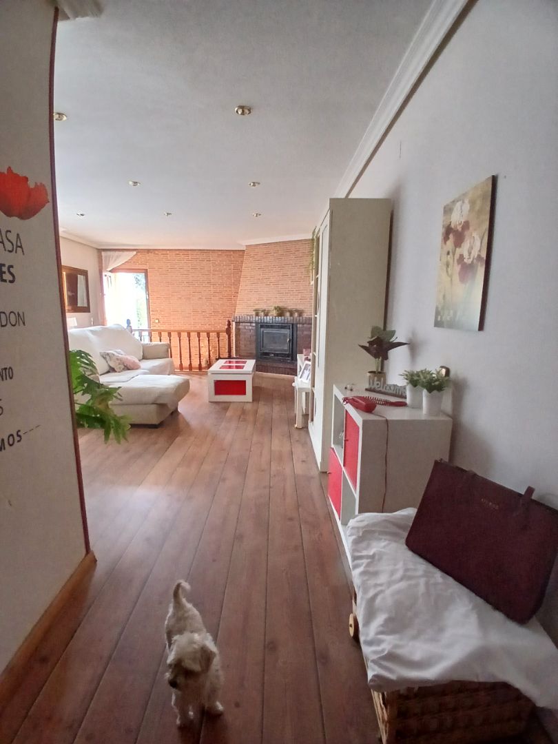 Sala de estar de Casa o chalet en venta en Alpedrete con Calefacción, Jardín privado y Parquet