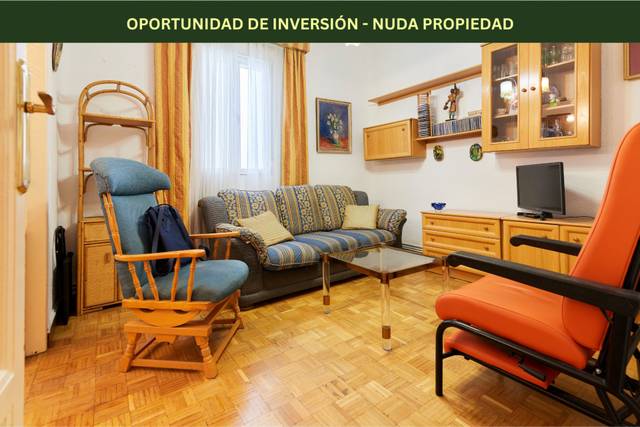 Piso en Venta en Calle de Menorca en Ibiza de Madrid