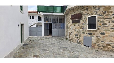 Casa en venta en Melide Melide. Vivienda con encanto y edificaciones auxiliares en Furelos Melide, ideal como reside, imatge 5