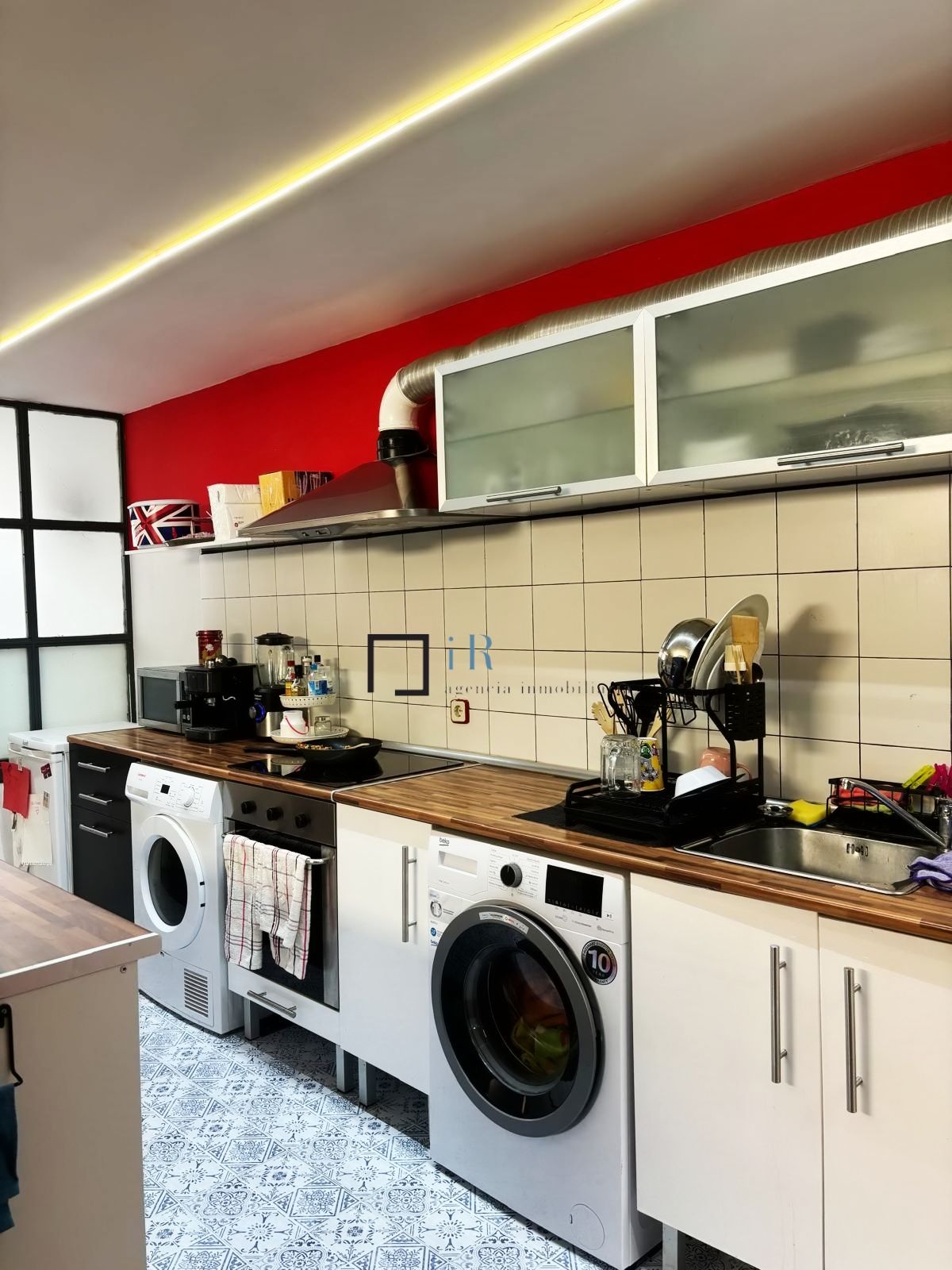 Kitchen of Apartment for sale in  Toledo Capital  with Air Conditioner