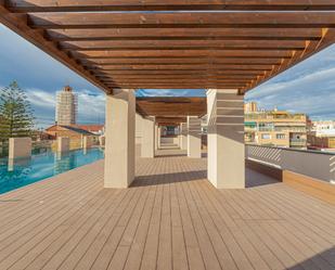 Terrassa de Pis en venda en L'Hospitalet de Llobregat amb Aire condicionat, Terrassa i Piscina