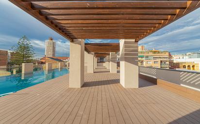 Terrassa de Pis en venda en L'Hospitalet de Llobregat amb Aire condicionat, Terrassa i Piscina