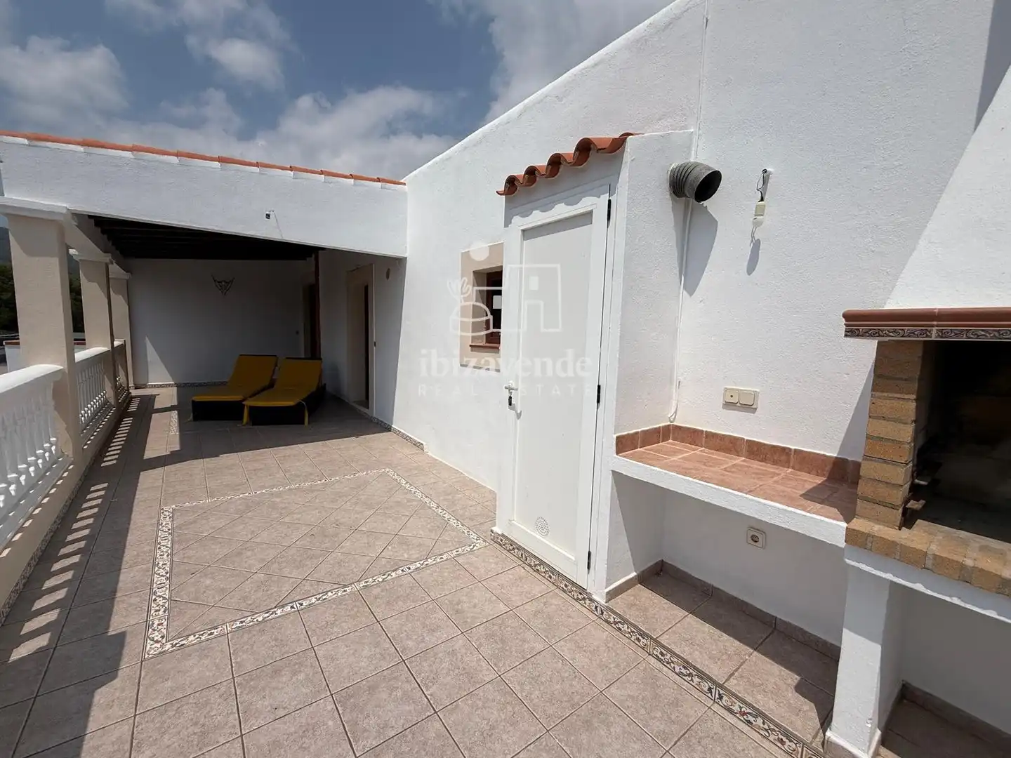 Vista exterior de Casa o chalet de alquiler en Sant Josep de sa Talaia con Piscina y Amueblado