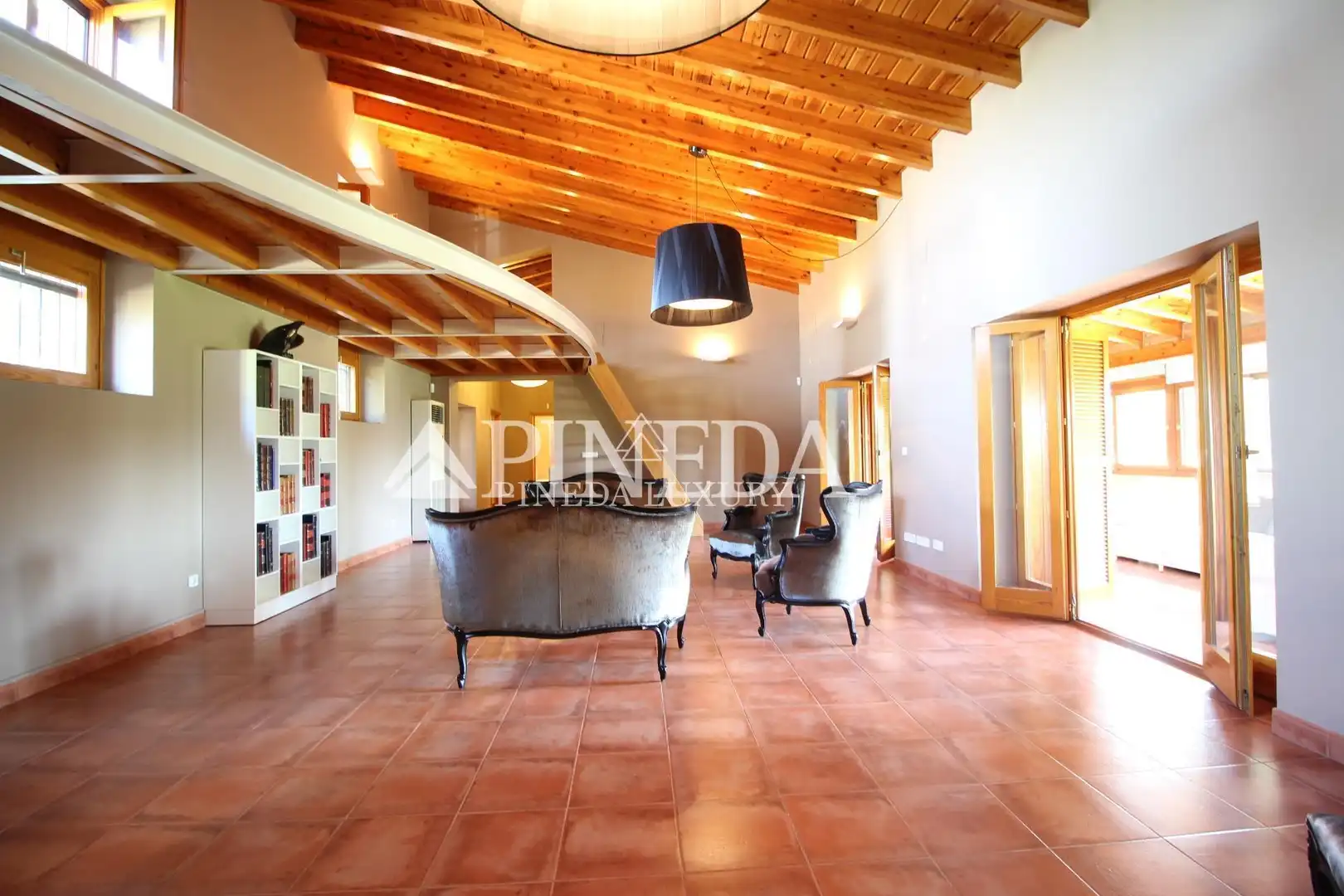 Sala d'estar de Casa o xalet en venda en El Puig de Santa Maria amb Aire condicionat, Jardí privat i Terrassa