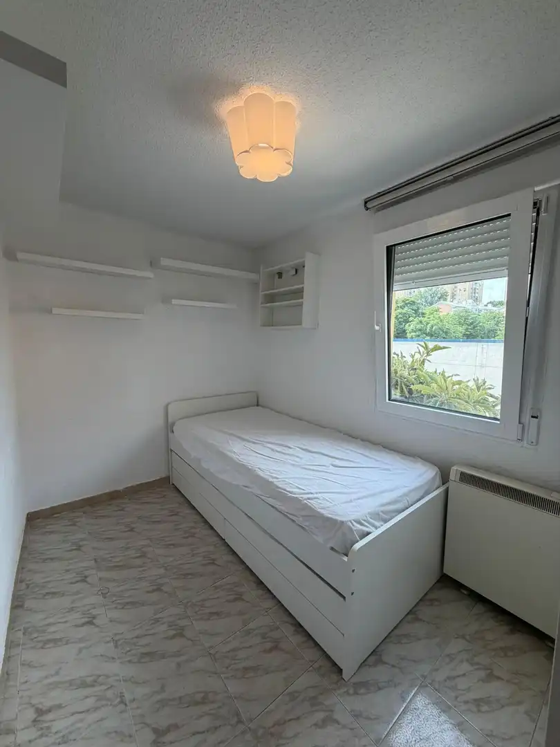 Habitación de Piso de alquiler en Madrid con Aire acondicionado, Calefacción y Amueblado