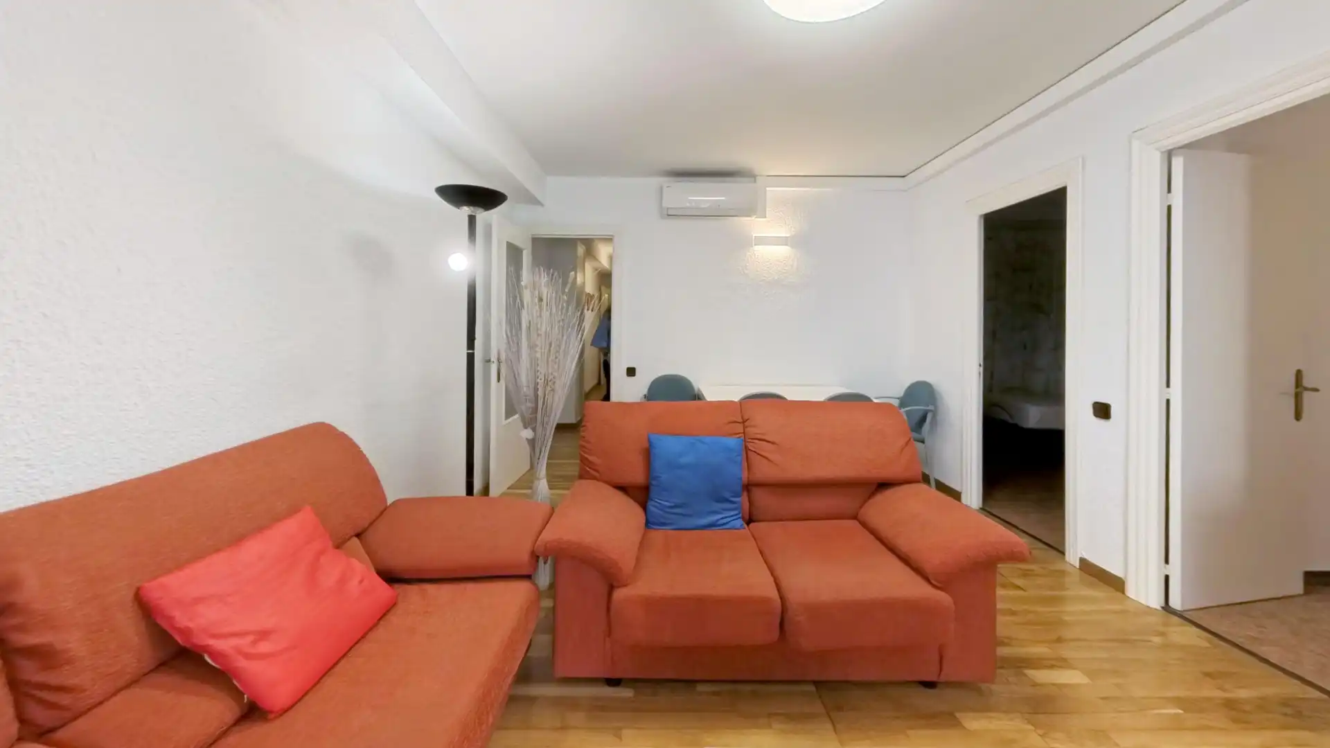 Appartamento con terrazza in affitto a Carrer de Pere Martell, imagen 3