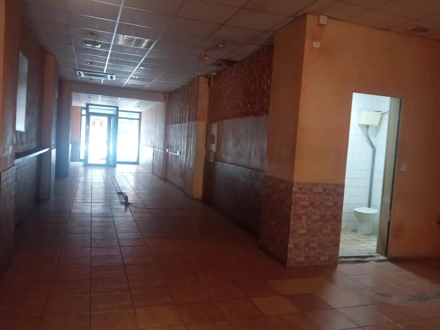 Business premises for sale in Calle de Juan Llorens, imagen 2