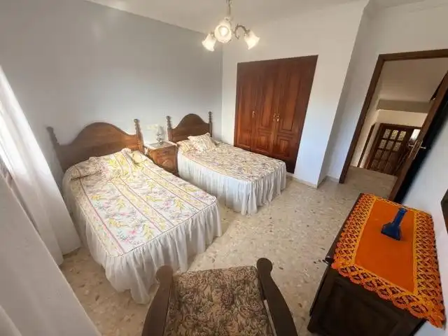 Dormitori de Casa o xalet en venda en Sanxenxo amb Jardí privat, Terrassa i Moblat