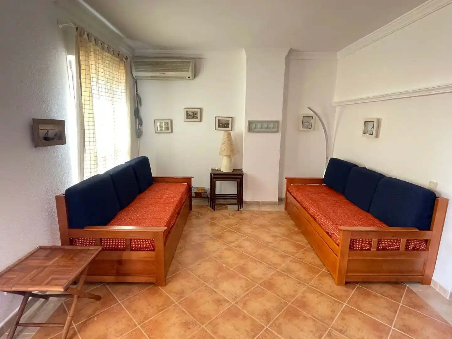 Living room of Flat for rent in Ayamonte  with Air Conditioner, Private garden and Parquet flooring