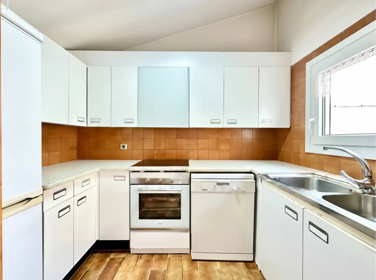Cocina de Casa adosada en venta en Manlleu con Calefacción, Jardín privado y Trastero