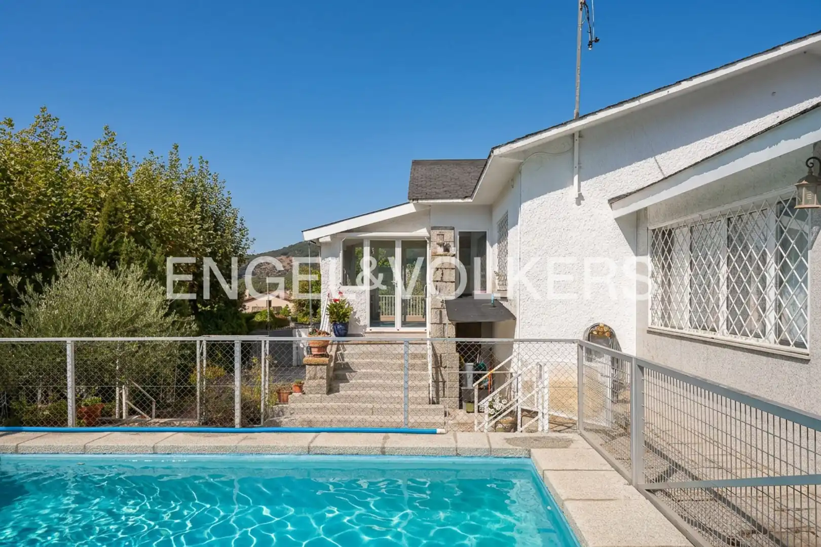Casa con piscina en venta en Los Lagos, imagen 2