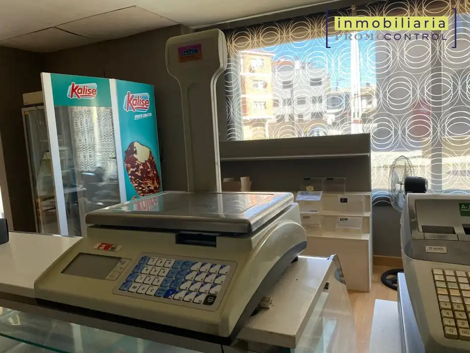 Local comercial de lloguer a Avenida Galo Ponte 54, imagen 9
